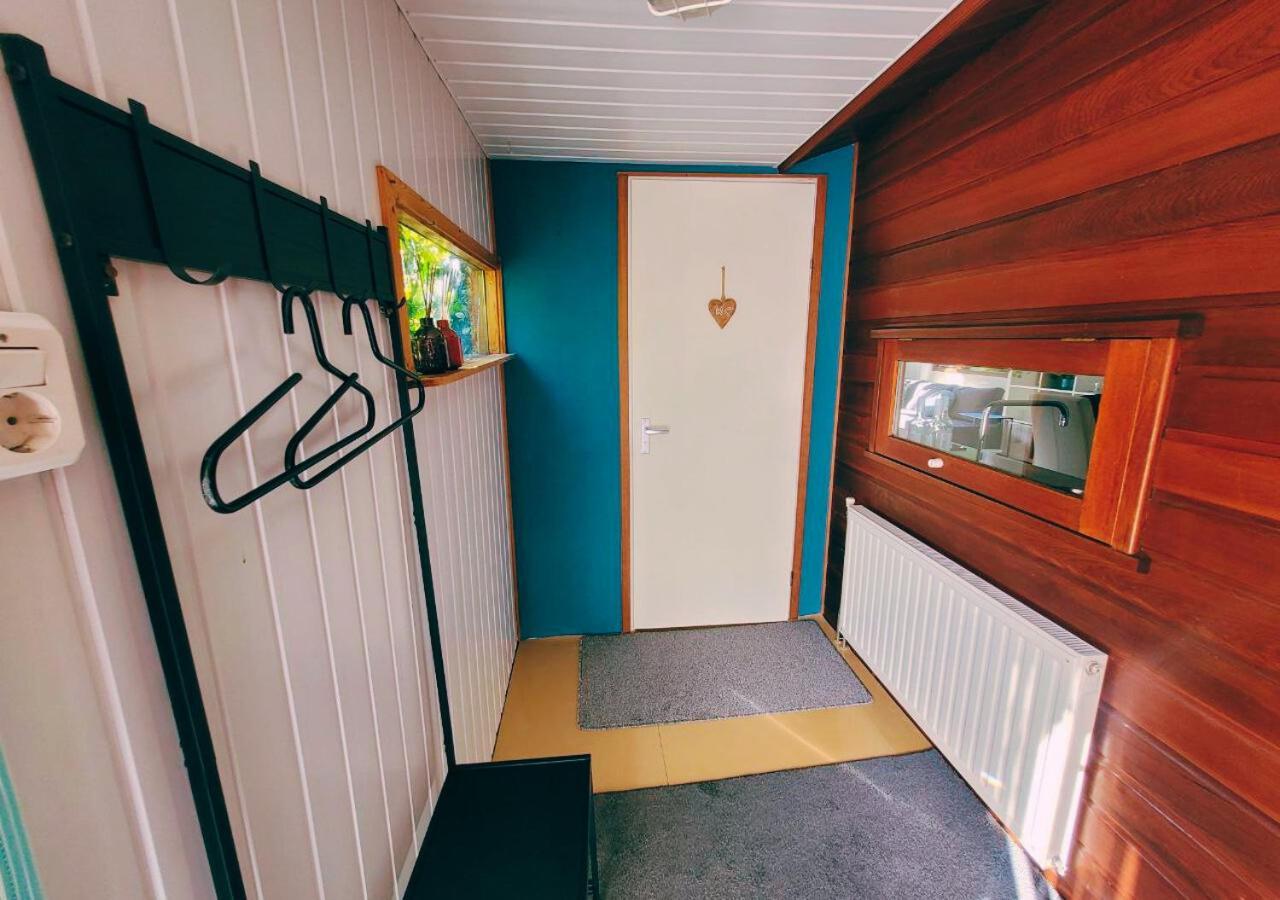 "De Jungle" Chalet Met Veranda Op Ijsselheide Hattemerbroek Veluwe Luaran gambar
