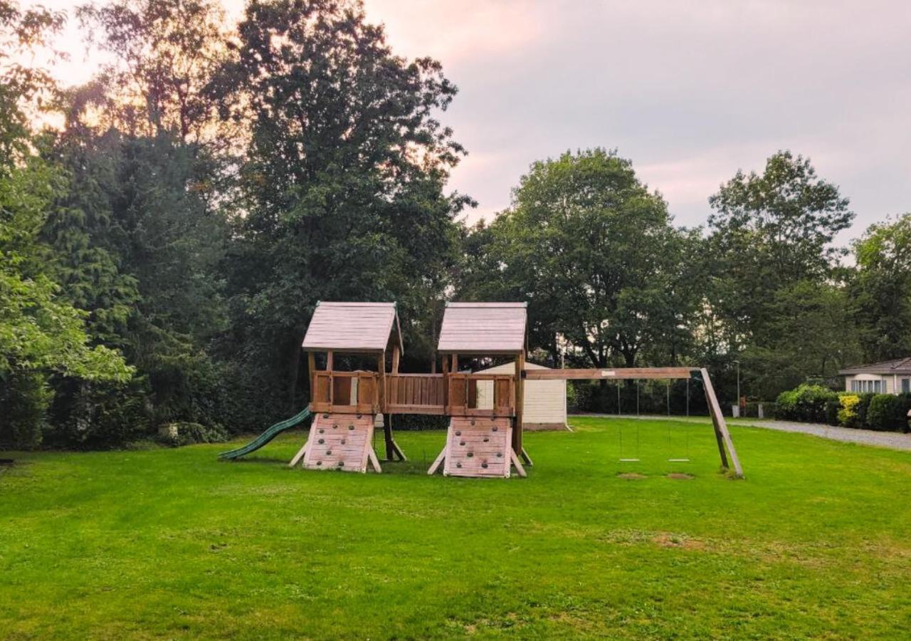 "De Jungle" Chalet Met Veranda Op Ijsselheide Hattemerbroek Veluwe Luaran gambar